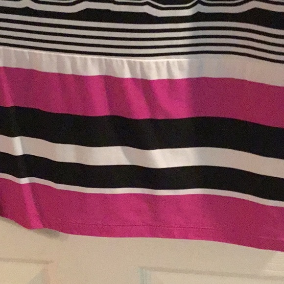 This B & W dress with a pop of pink can be yours! - Picture 4 of 4